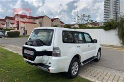 ميتسوبيشي باجيرو